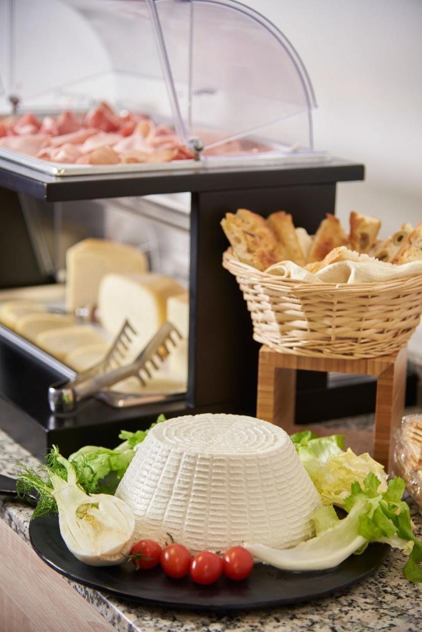 מרתה Hotel Relais Del Lago מראה חיצוני תמונה